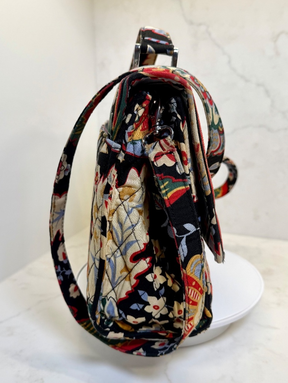 Vera Bradley Versailles Julia Crossbody Bag with Turnlock Closure - Picture 5 of 9